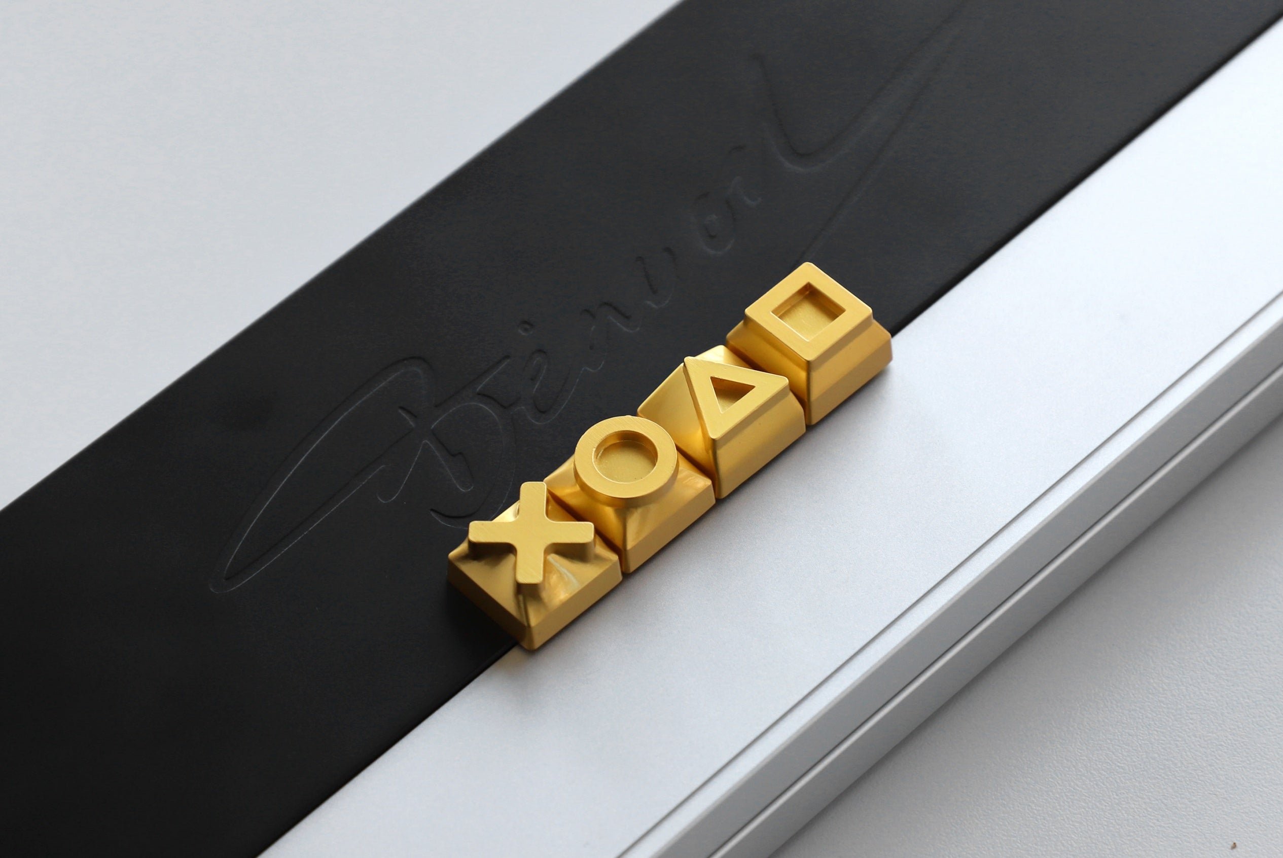 Game controller symbol metal Artisan Keycaps. Set of 4. Colorful / Gray